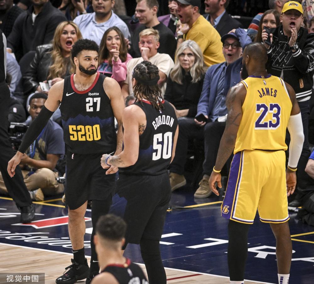 我们都在进 我们都在进